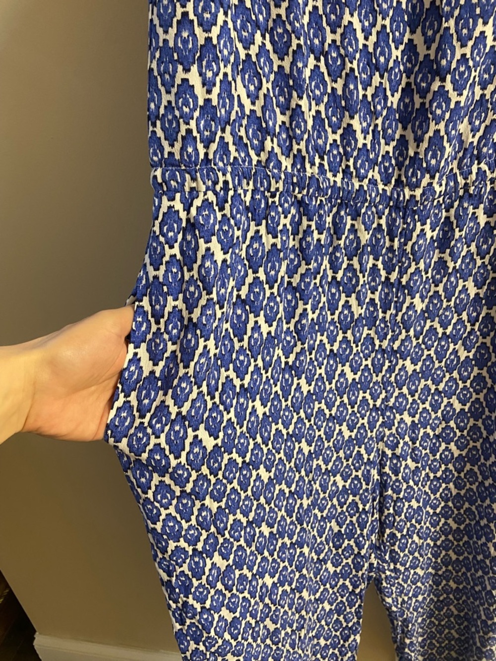 Talbots Blue and White Sleeveless Printed Jumpsuit Sz 16 - Picture 4 of 7